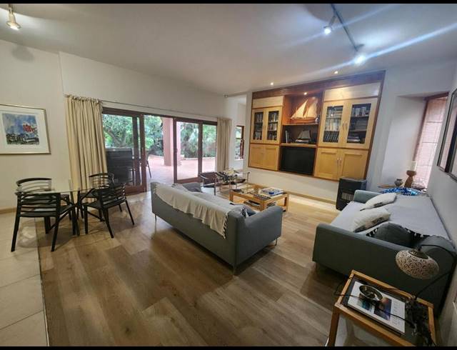 6 BEDROOM HOUSE FOR SALE IN MUCKLENEUK